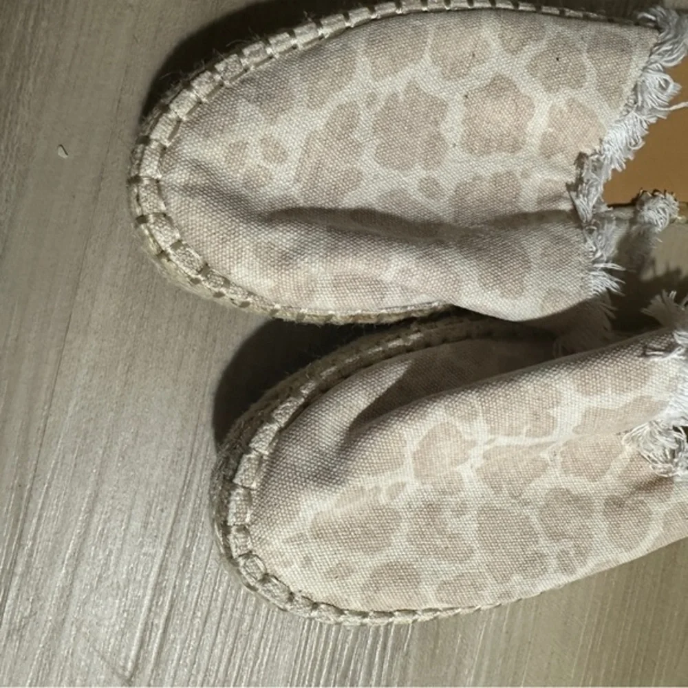 Splendid Jessica Leopard Espadrille Mules Womens 8.5 Tan Fringed Slides Shoes